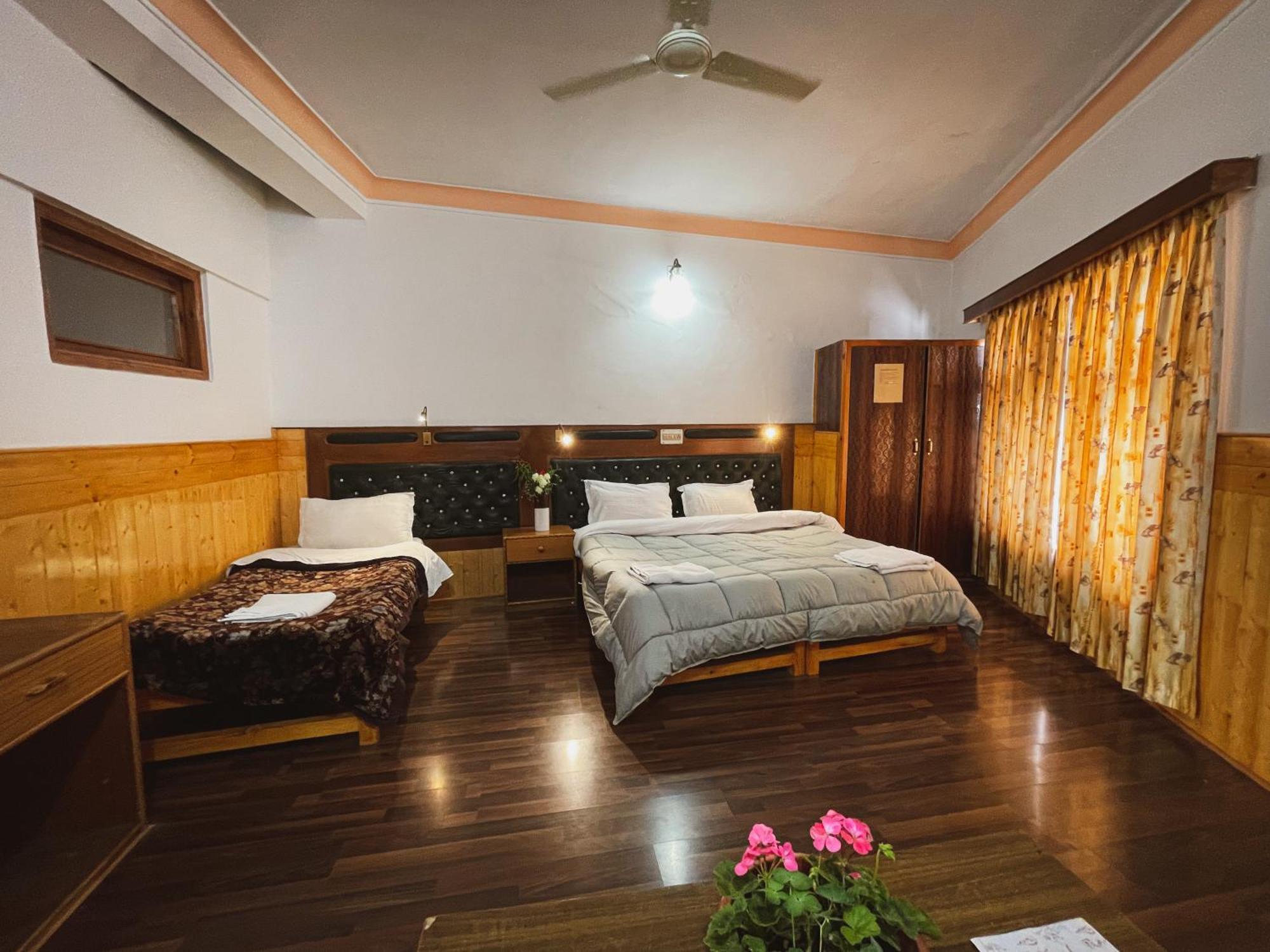 לה Hotel Shaynam מראה חיצוני תמונה
