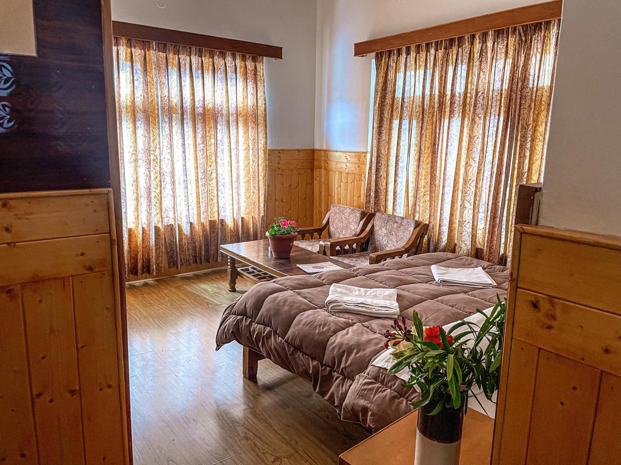 לה Hotel Shaynam מראה חיצוני תמונה