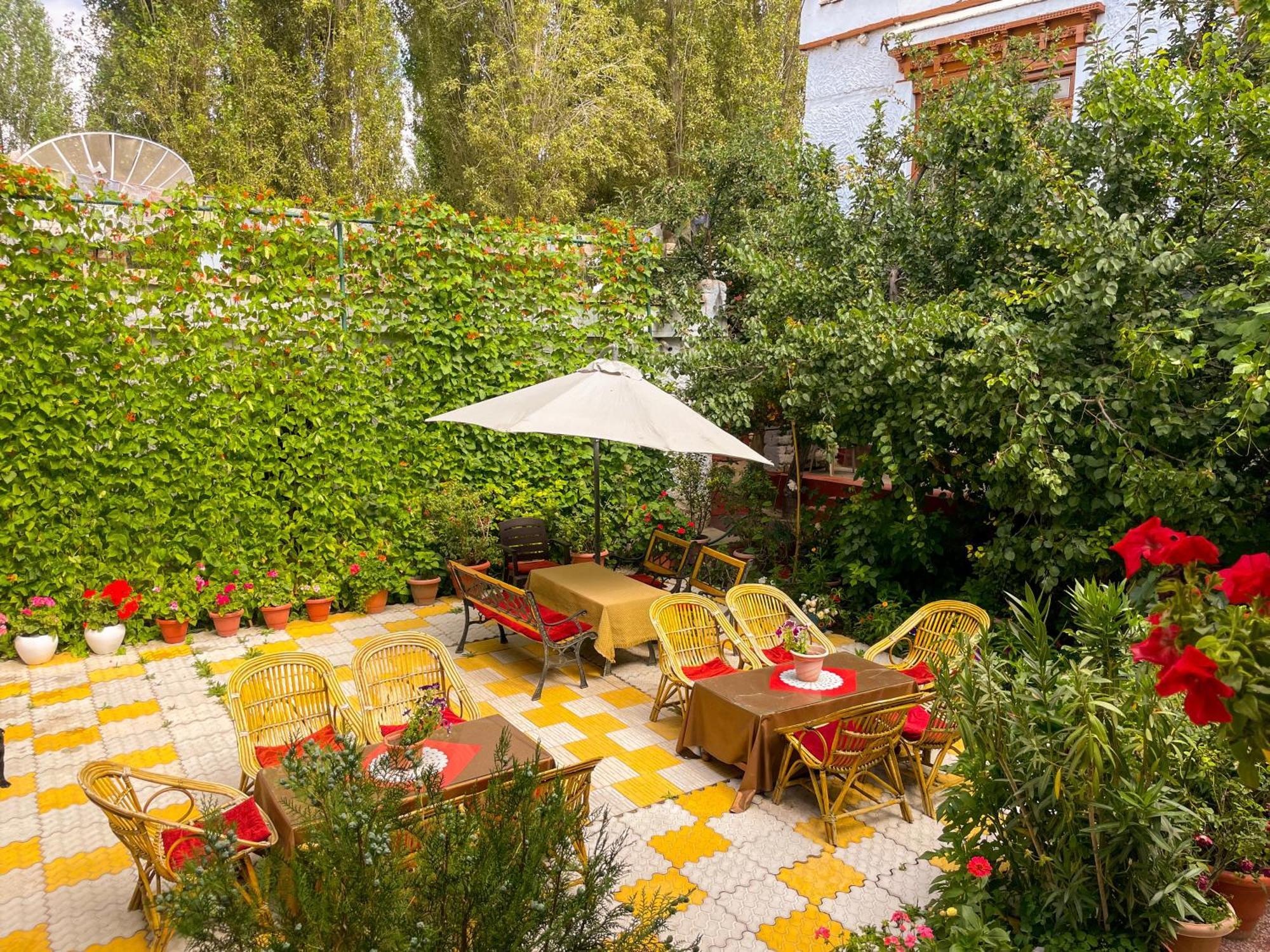 לה Hotel Shaynam מראה חיצוני תמונה